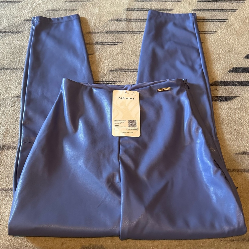 NWT Fabletics Vegan Leather leggings size small - Picture 2 of 7